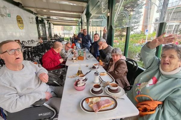 salida-a-almorzar-a-la-chocolateria-valor
